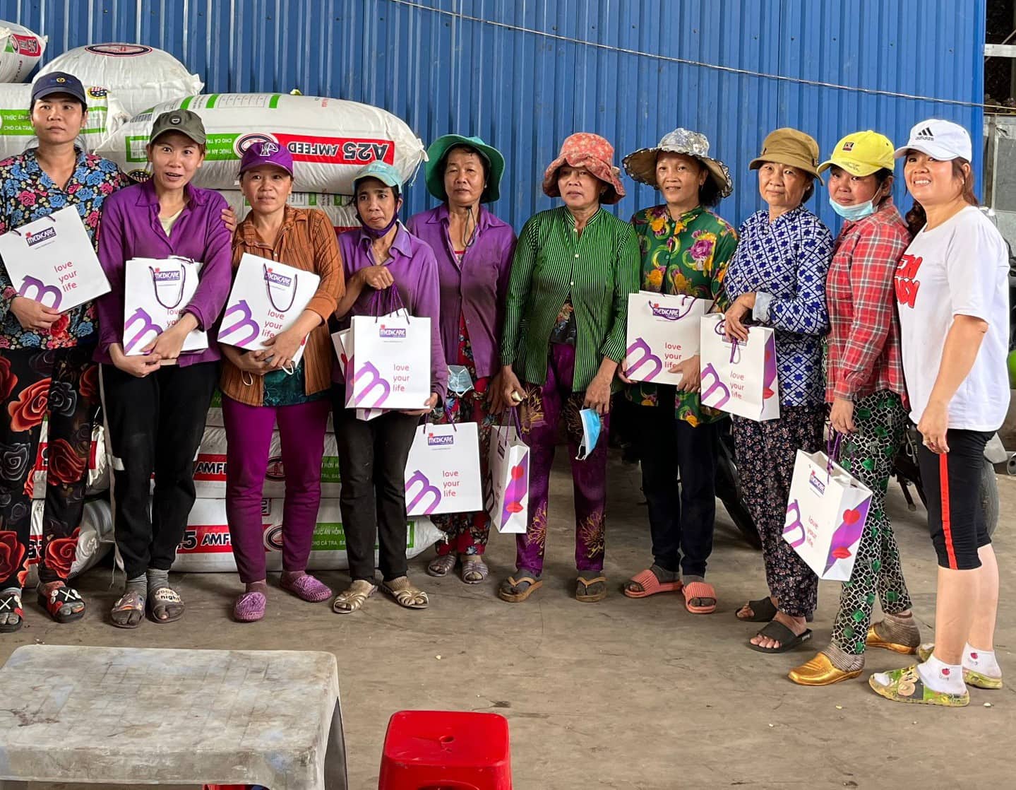 Đội ngũ Nhựa Phú Vinh